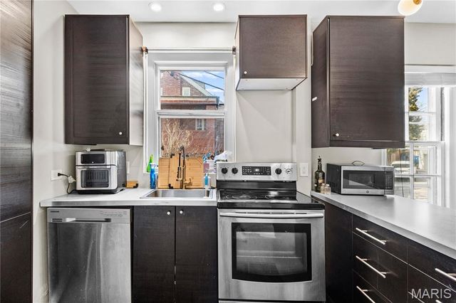 923 S Hanley Road A, Clayton, MO 63105