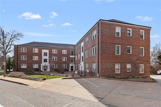 923 S Hanley Road A, Clayton, MO 63105