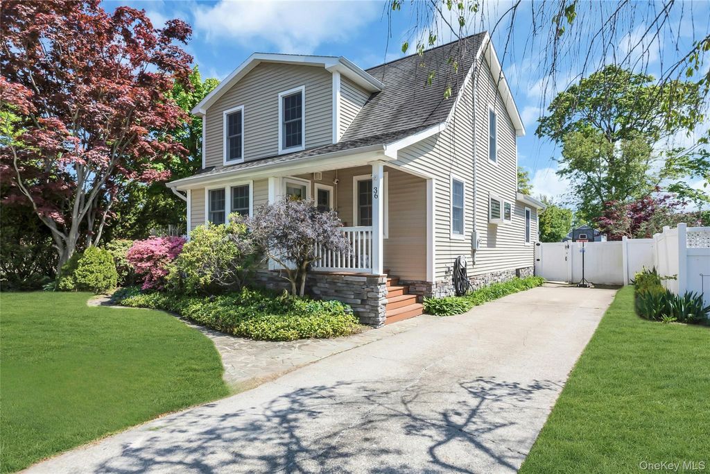 36 Richard Avenue, Islip Terrace, NY 11752