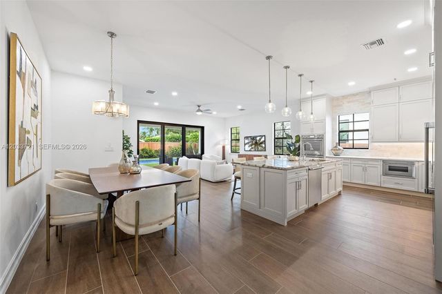 309 Cascade Ln, Palm Beach Shores, FL 33404