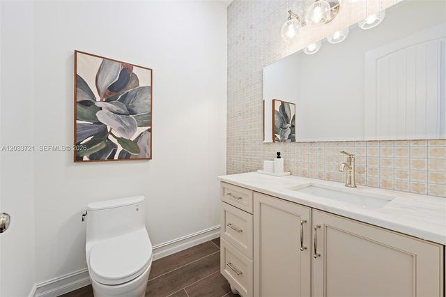 309 Cascade Ln, Palm Beach Shores, FL 33404