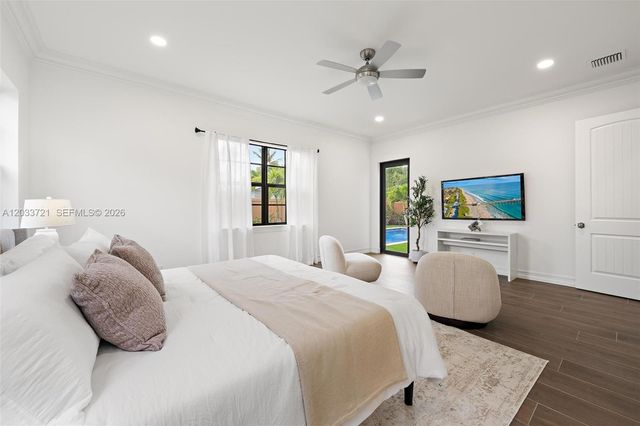 309 Cascade Ln, Palm Beach Shores, FL 33404