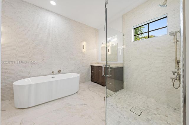 309 Cascade Ln, Palm Beach Shores, FL 33404
