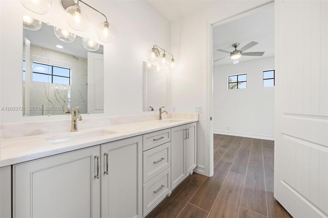 309 Cascade Ln, Palm Beach Shores, FL 33404