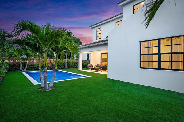 309 Cascade Ln, Palm Beach Shores, FL 33404