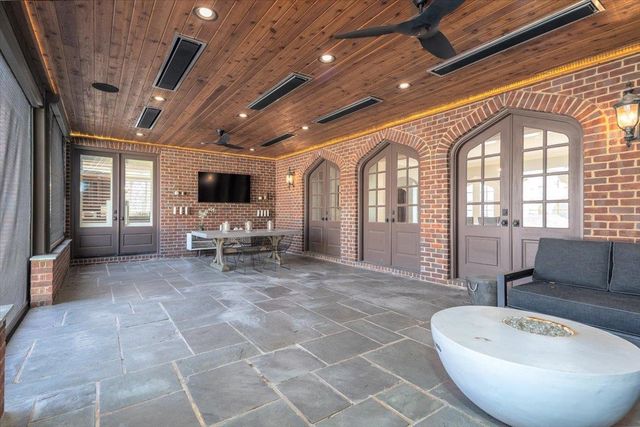 1840 OVERTON PARK AVE, Memphis, TN 38112