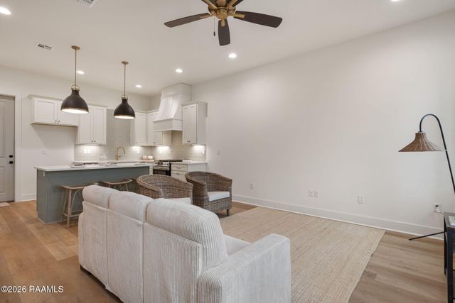 315 Sandstone Avenue 205, Scott, LA 70583