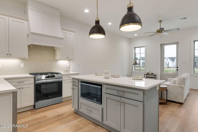 315 Sandstone Avenue 205, Scott, LA 70583