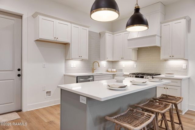 315 Sandstone Avenue 205, Scott, LA 70583