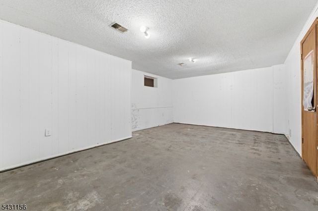 8 Cardinal Ln 3, Hillsborough Twp., NJ 08844