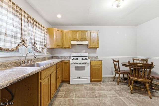 8 Cardinal Ln 3, Hillsborough Twp., NJ 08844