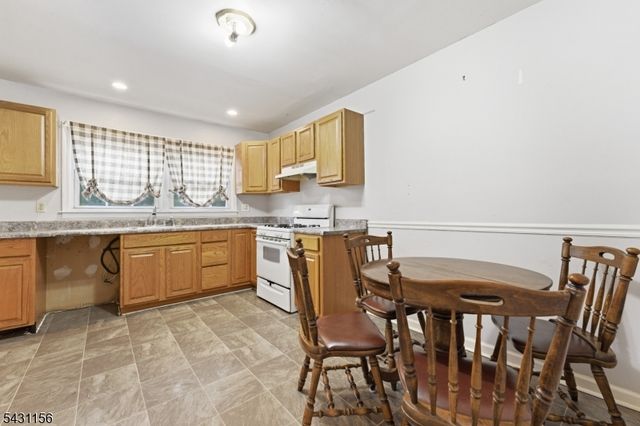 8 Cardinal Ln 3, Hillsborough Twp., NJ 08844