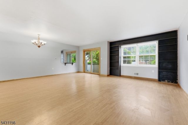 8 Cardinal Ln 3, Hillsborough Twp., NJ 08844