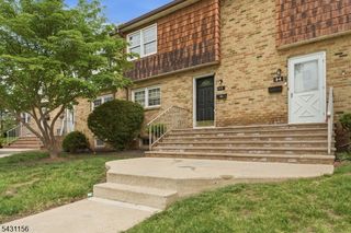 8 Cardinal Ln 3, Hillsborough Twp., NJ 08844