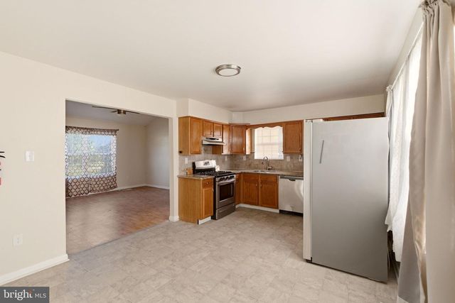 9 S NORMAN AVE, Penns Grove, NJ 08069