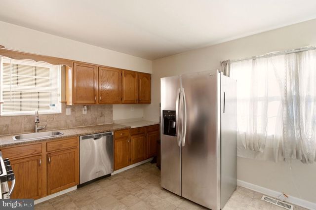 9 S NORMAN AVE, Penns Grove, NJ 08069