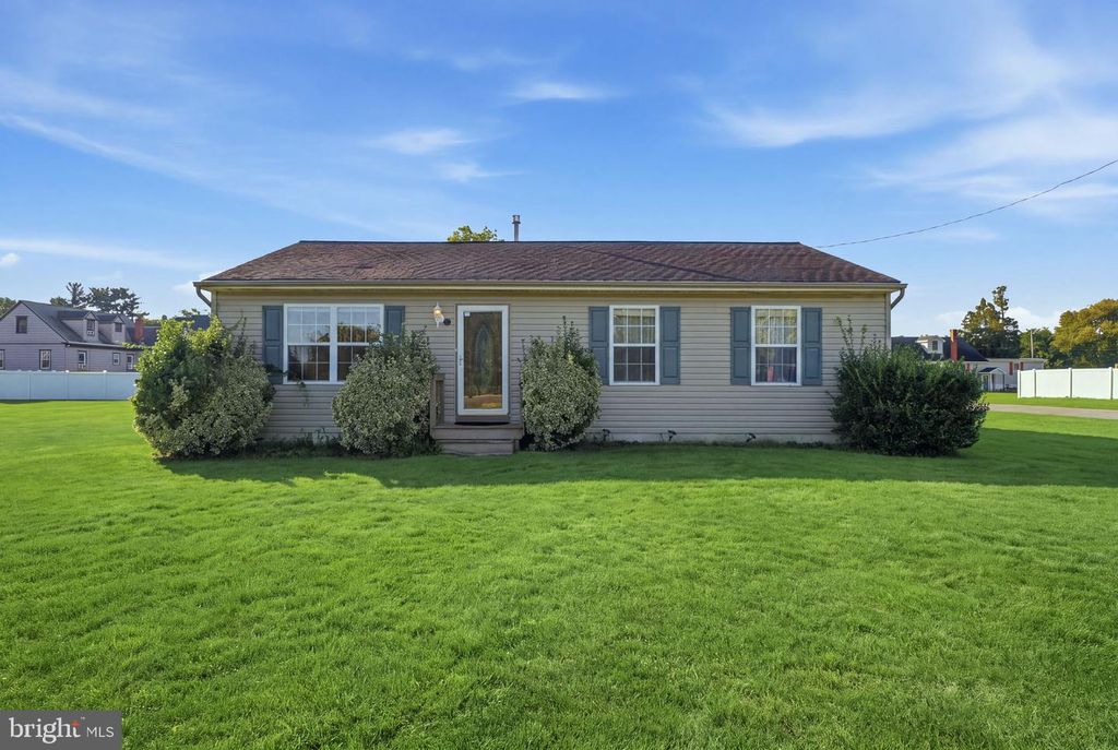 9 S NORMAN AVE, Penns Grove, NJ 08069