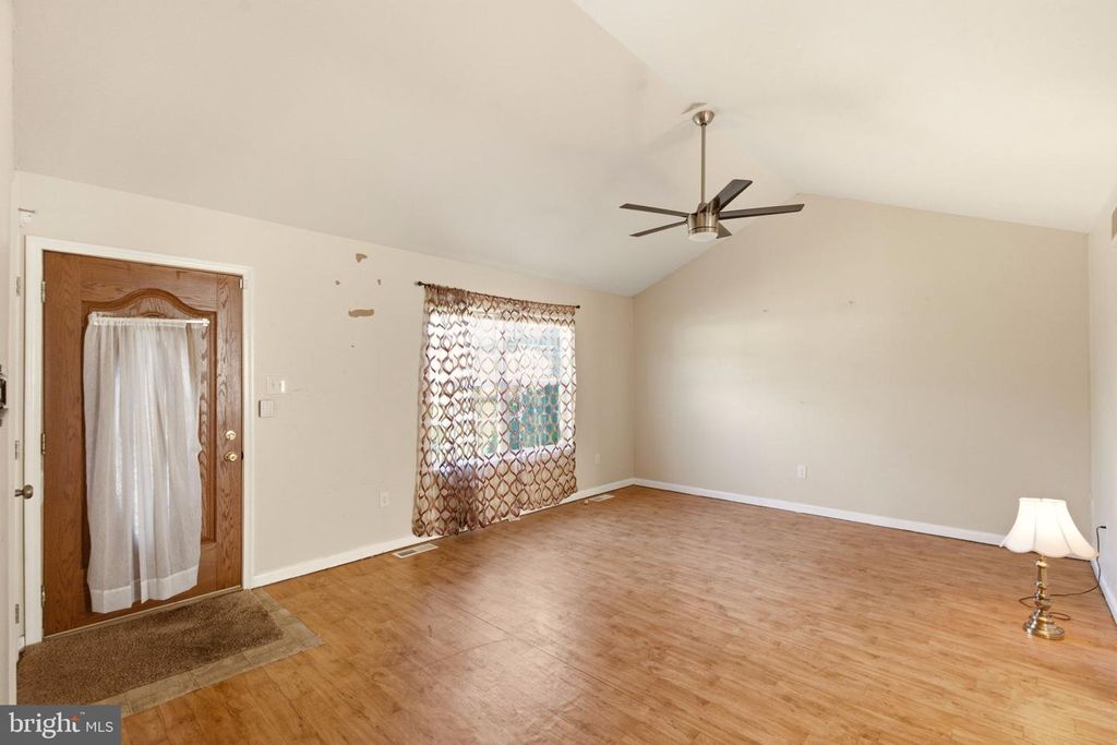 9 S NORMAN AVE, PENNS GROVE, NJ 08069 — photo 5