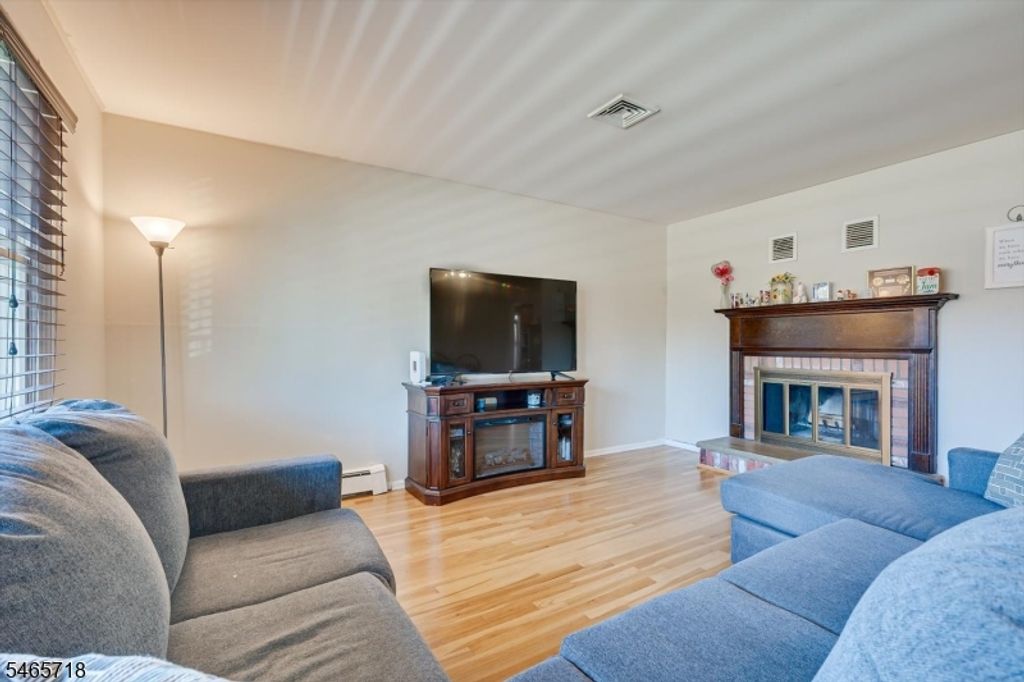2348 Holly Ave, South Plainfield Boro, NJ 07080 — photo 5