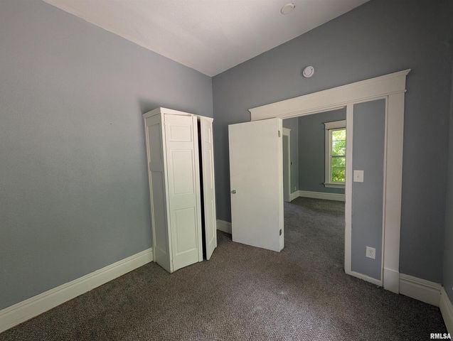 2833 8TH Avenue, Rock Island, IL 61201