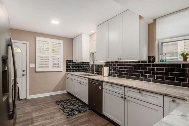 146 W North Broadway, Columbus, OH 43214