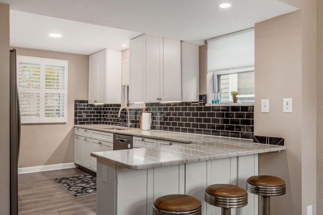 146 W North Broadway, Columbus, OH 43214