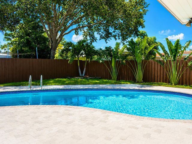 4815 Cleveland Street, Hollywood, FL 33021