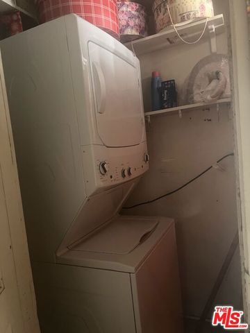 4527 S Main Street, Los Angeles, CA 90037