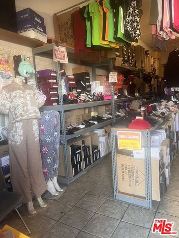 4527 S Main Street, Los Angeles, CA 90037