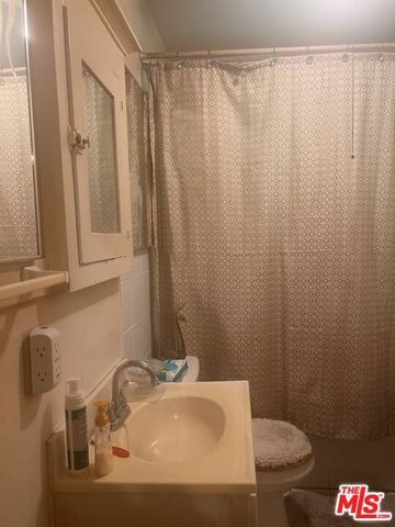 4527 S Main Street, Los Angeles, CA 90037