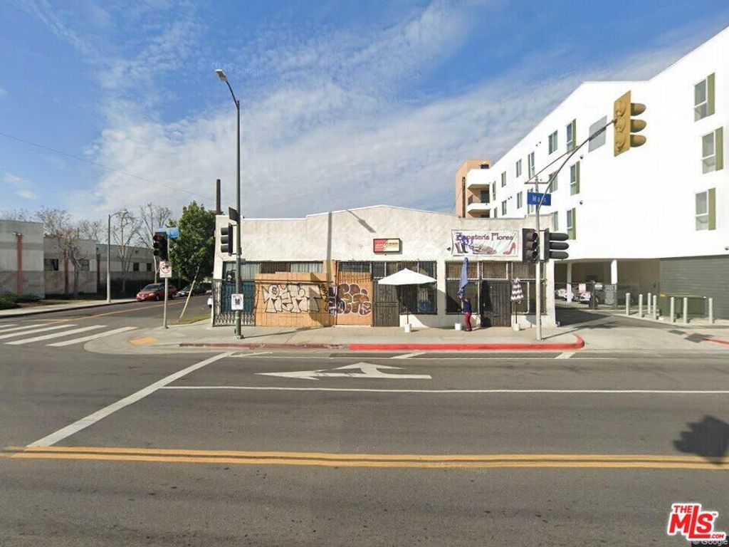 4527 S Main Street, Los Angeles, CA 90037