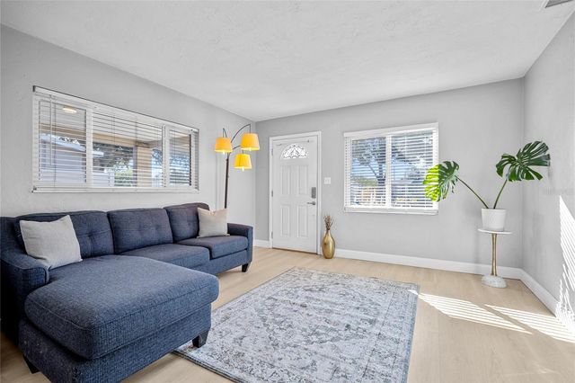 1513 56TH AVENUE N, St Petersburg, FL 33703