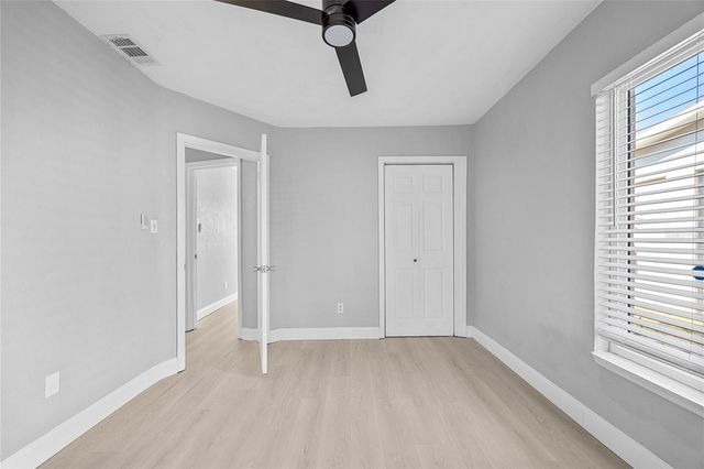 1513 56TH AVENUE N, St Petersburg, FL 33703