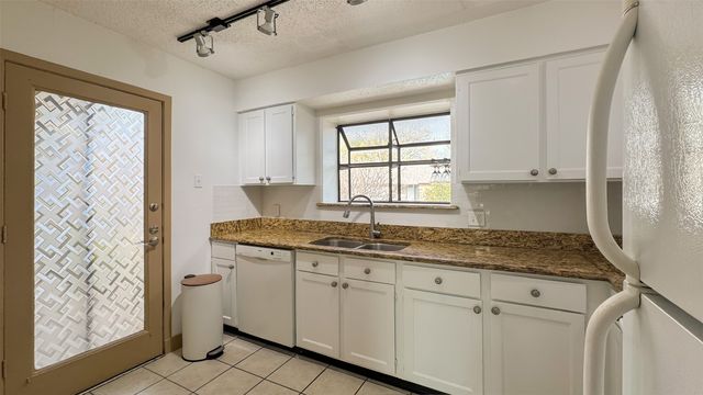 5335 Bent Tree Forest Drive 212, Dallas, TX 75248