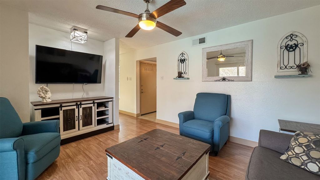 5335 Bent Tree Forest Drive 212, Dallas, TX 75248