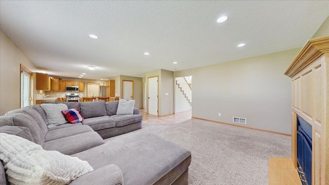 15430 Yakima Street NW, Ramsey, MN 55303
