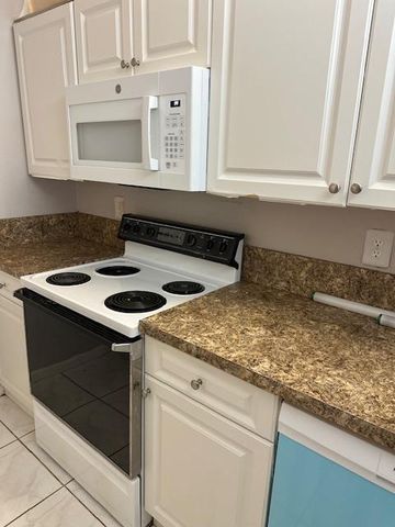 1004 Twin Lakes Drive, Coral Springs, FL 33071