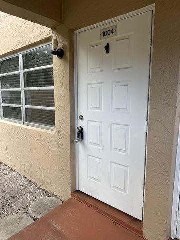 1004 Twin Lakes Drive, Coral Springs, FL 33071