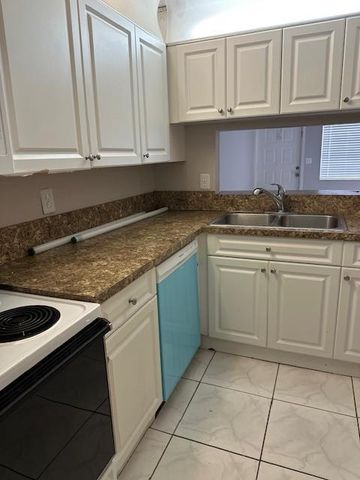 1004 Twin Lakes Drive, Coral Springs, FL 33071