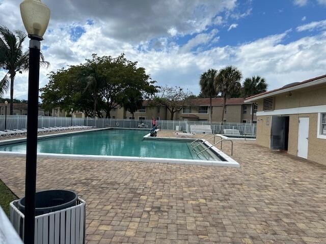 1004 Twin Lakes Drive, Coral Springs, FL 33071