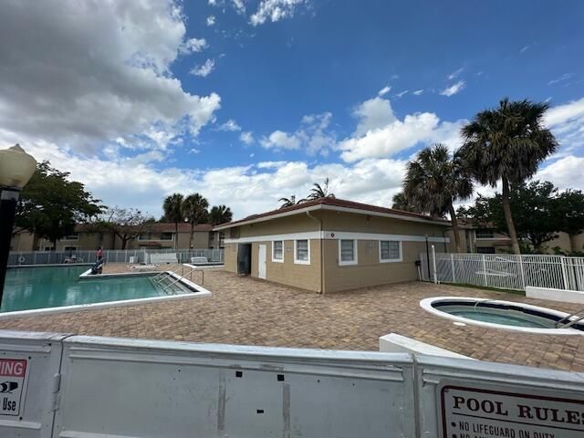 1004 Twin Lakes Drive, Coral Springs, FL 33071