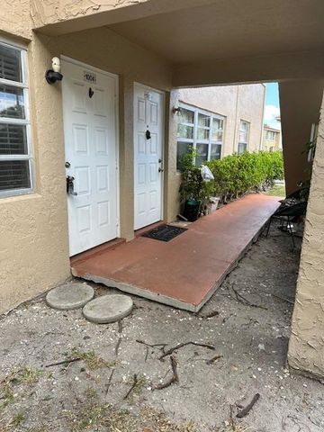 1004 Twin Lakes Drive, Coral Springs, FL 33071