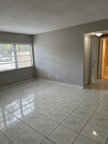 1004 Twin Lakes Drive, Coral Springs, FL 33071