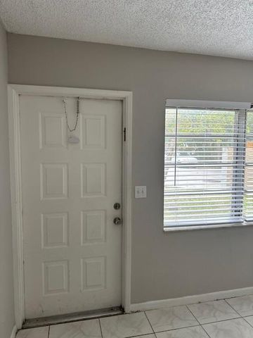 1004 Twin Lakes Drive, Coral Springs, FL 33071