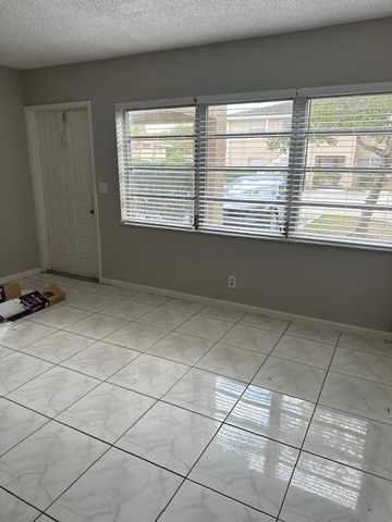 1004 Twin Lakes Drive, Coral Springs, FL 33071