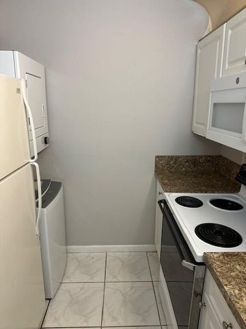 1004 Twin Lakes Drive, Coral Springs, FL 33071