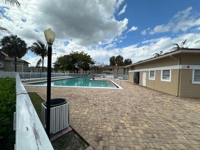 1004 Twin Lakes Drive, Coral Springs, FL 33071