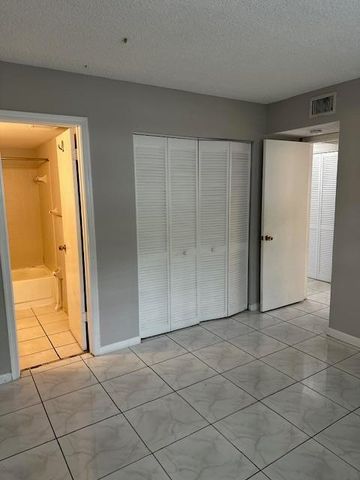 1004 Twin Lakes Drive, Coral Springs, FL 33071