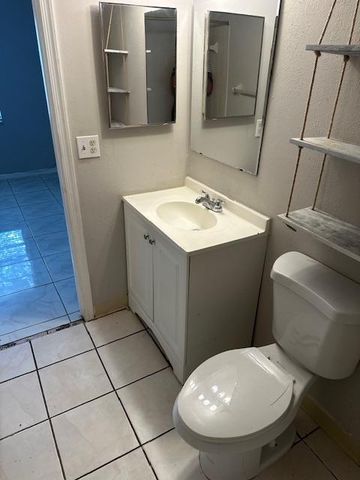 1004 Twin Lakes Drive, Coral Springs, FL 33071