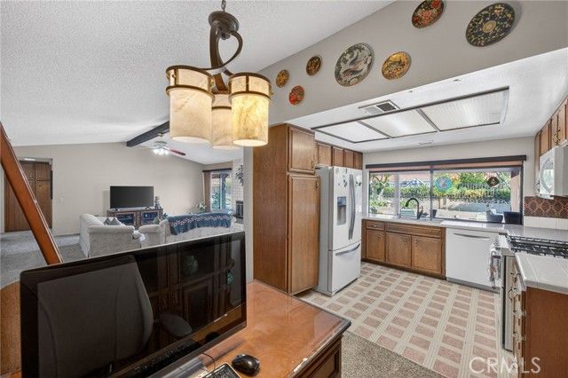 2218 Redwood Drive, Hemet, CA 92545